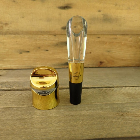 Rabbit Aerate & Preserve Wine Set / Black and Gold / Wine and Champagne Sealer - Picture 5 of 6
